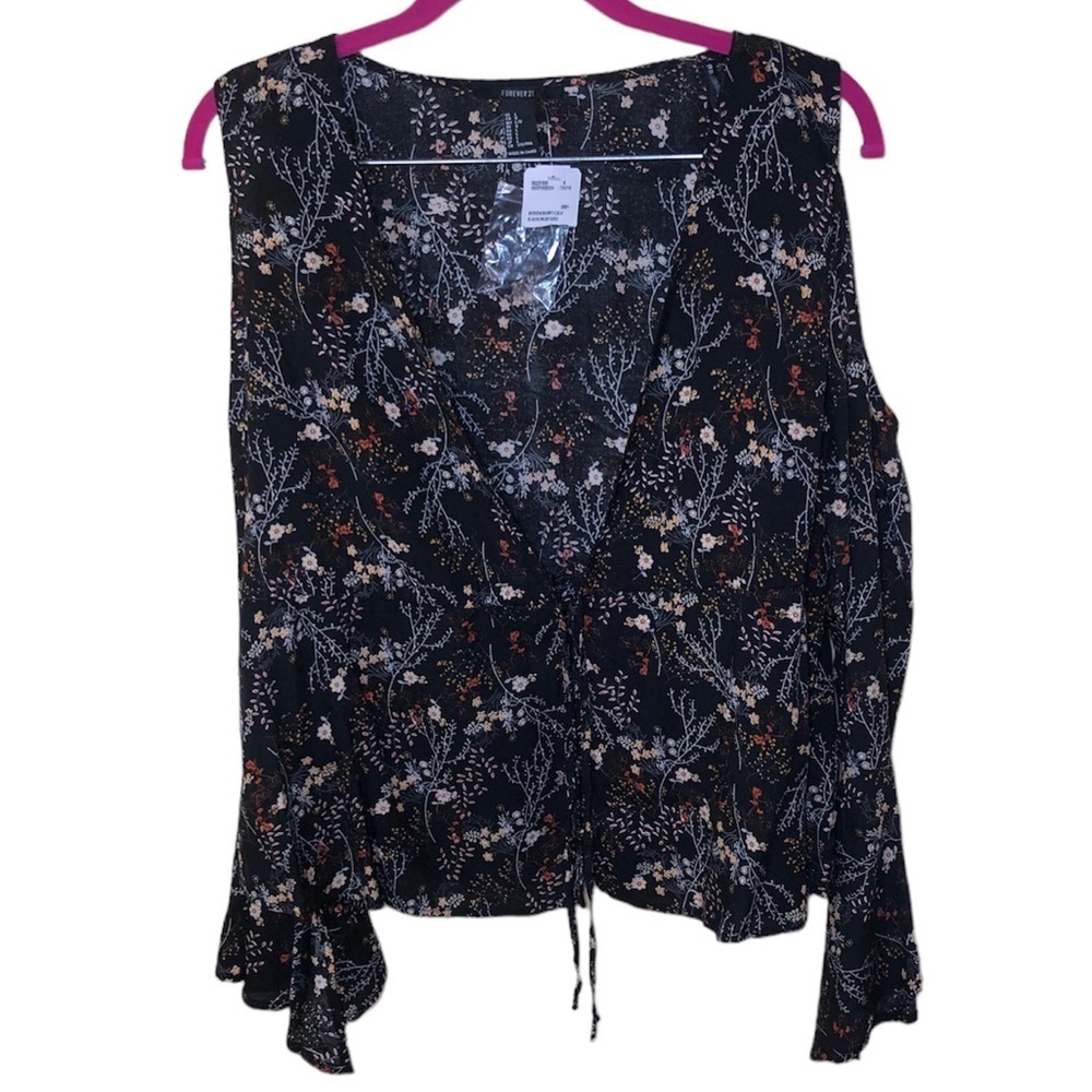 Forever 21 cottagecore V-Neck Cold Shoulder floral long Bell Sleeves top size L